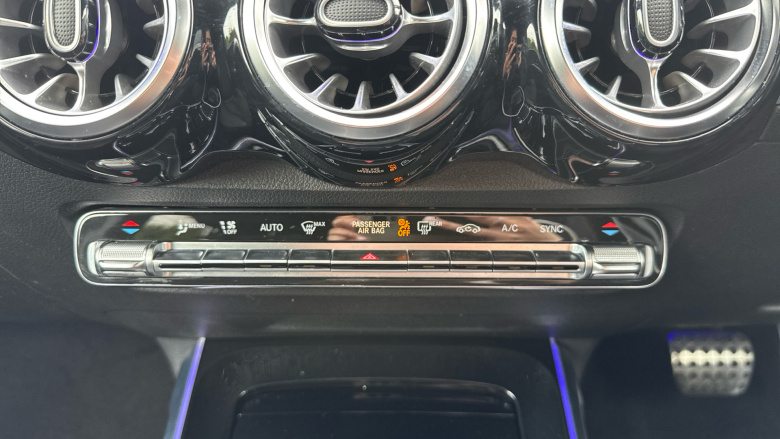 Mercedes-Benz GLB 200 AMG Line Premium 5dr 7G-Tronic Petrol Estate